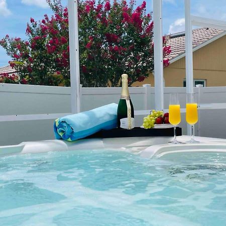 Endless Summer Retreat Jacuzzi 3Kingbed Airhockey ケープコーラル エクステリア 写真